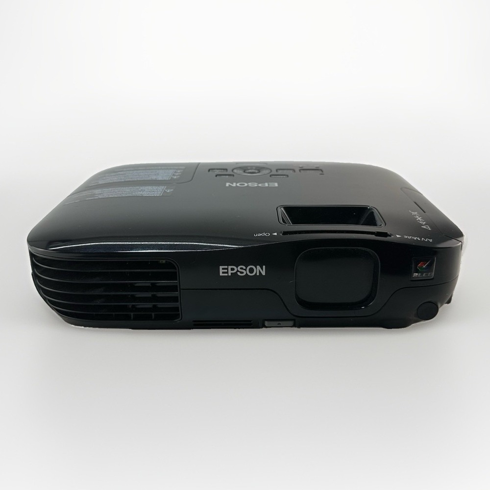 Epson EX51 3LCD Projector XGA 2500 Lumens HDMI w/ Carrying Case & Power Cord